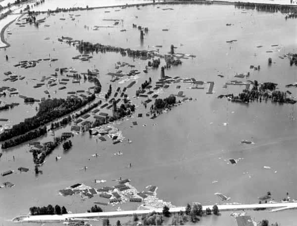 Vanport after the dike failed. Buildings float where the streets had been.