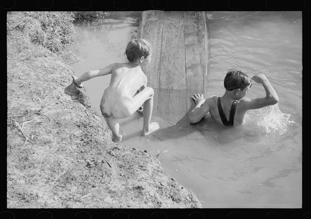 The swimming hole at Dyess Colony, Mississippi County, August 1935.