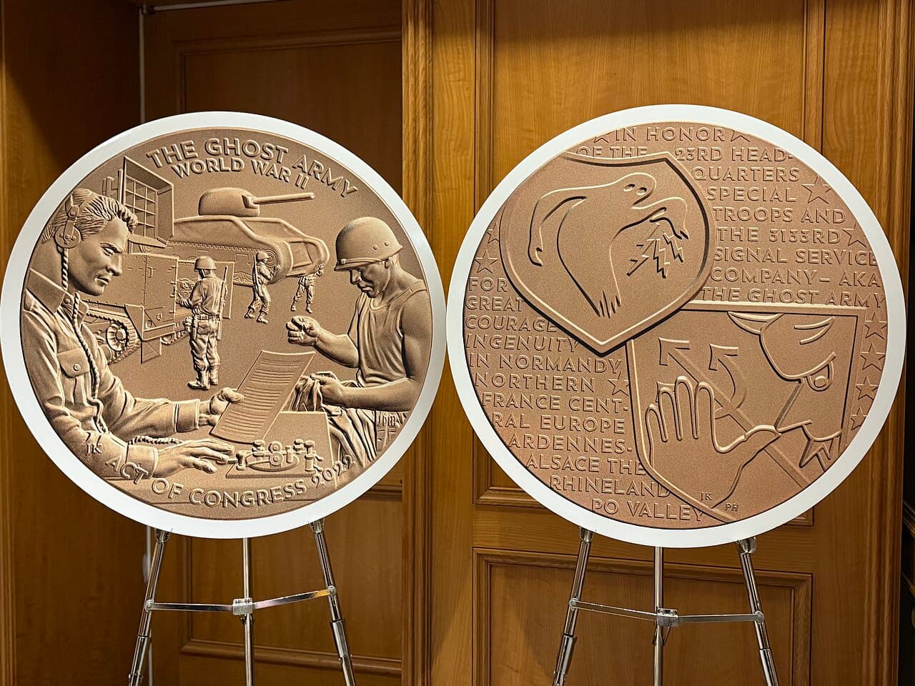 The Congressional Gold Medal awarded to the Ghost Army, obverse and reverse, presented in March 2024.